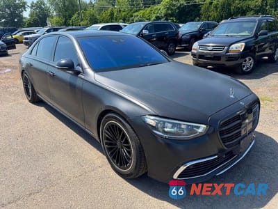 Czwarte zdjęcie samochodu z boku: 2021 MERCEDES-BENZ S 580 4MATIC VIN:W1K6G7GB9MA018850 - miniatura