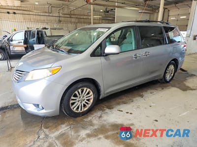 2012 TOYOTA SIENNA XLE 8-PASSENGER 5TDYK3DC2CS181784 - główne zdjęcie licytacji z USA - miniatura