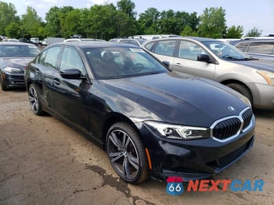 Czwarte zdjęcie samochodu z boku: 2023 BMW 330XI VIN:3MW89FF08P8D45454 - miniatura