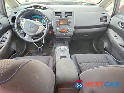 Zdjęcie 8 z 12 samochodu: 2014 NISSAN LEAF S VIN:1N4AZ0CP1EC337985 - miniatura