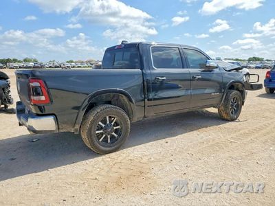 Trzecie zdjęcie samochodu z tyłu: 2019 RAM 1500 LARAMIE VIN:1C6SRFJT0KN521842 - miniatura