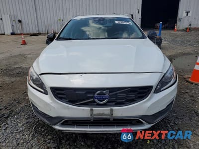 Piąte zdjęcie samochodu w środku: 2016 VOLVO V60 CROSS COUNTRY PREMIER VIN:YV4612HK4G1018852 - miniatura
