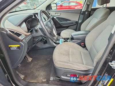 Zdjęcie 7 z 13 samochodu: 2017 HYUNDAI SANTA FE SE VIN:KM8SMDHF9HU209413 - miniatura