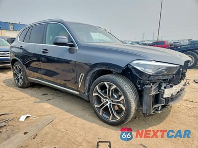 Czwarte zdjęcie samochodu z boku: 2021 BMW X5 SDRIVE 40I VIN:5UXCR4C03M9F26793 - miniatura