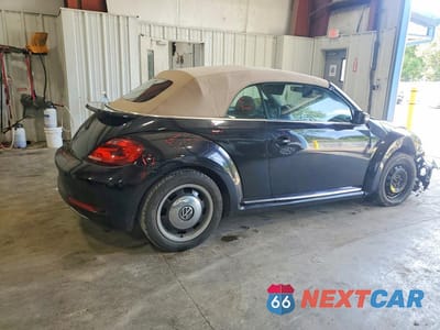 Trzecie zdjęcie samochodu z tyłu: 2018 VOLKSWAGEN BEETLE S VIN:3VW5DAAT2JM505025 - miniatura