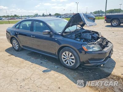 Czwarte zdjęcie samochodu z boku: 2015 VOLKSWAGEN PASSAT S VIN:1VWAT7A3XFC061888 - miniatura