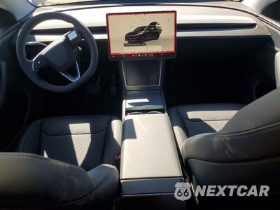 Zdjęcie 8 z 13 samochodu: 2026 TESLA MODEL Y VIN:7SAYGDED7TF384238 - miniatura