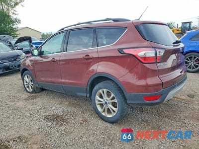 Drugie zdjęcie samochodu z przodu: 2018 FORD ESCAPE SE VIN:1FMCU9GD2JUC84395 - miniatura