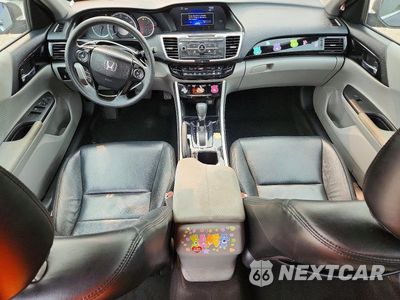 Zdjęcie 8 z 13 samochodu: 2017 HONDA ACCORD LX VIN:1HGCR2F35HA018890 - miniatura
