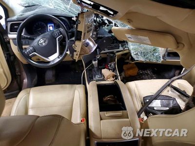 Zdjęcie 8 z 12 samochodu: 2017 TOYOTA HIGHLANDER XLE VIN:5TDJZRFH5HS358909 - miniatura