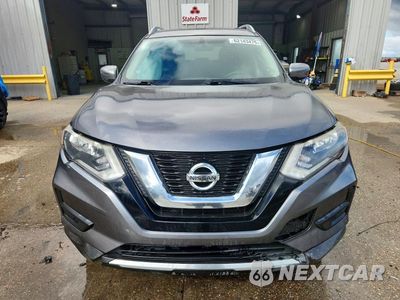 Piąte zdjęcie samochodu w środku: 2017 NISSAN ROGUE S VIN:KNMAT2MT4HP518983 - miniatura