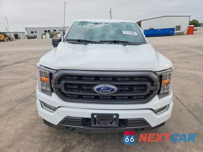 Piąte zdjęcie samochodu w środku: 2023 FORD F150 SUPERCREW VIN:1FTFW1ED8PFD06512 - miniatura