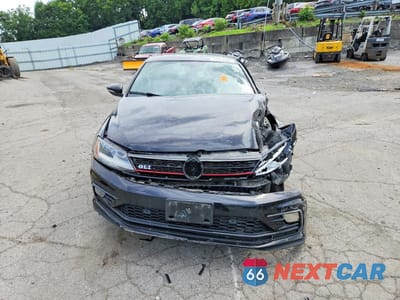 Piąte zdjęcie samochodu w środku: 2017 VOLKSWAGEN JETTA GLI VIN:3VW4T7AJ3HM337857 - miniatura