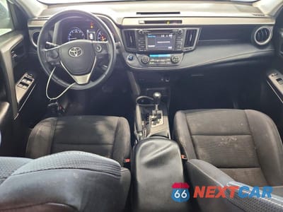 Zdjęcie 8 z 13 samochodu: 2018 TOYOTA RAV4 XLE VIN:2T3RFREV6JW721242 - miniatura