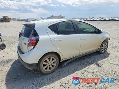 Trzecie zdjęcie samochodu z tyłu: 2017 TOYOTA PRIUS C TWO VIN:JTDKDTB34H1596208 - miniatura