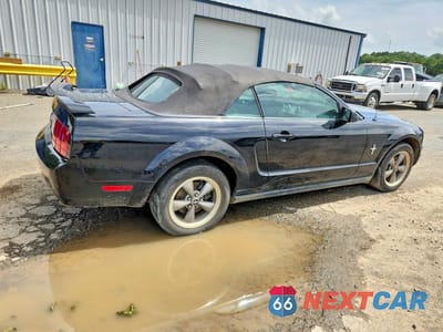 Trzecie zdjęcie samochodu z tyłu: 2006 FORD MUSTANG CONVERTIBLE VIN:1ZVHT84N165102754 - miniatura