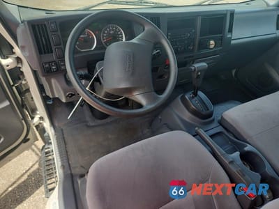 Zdjęcie 8 z 13 samochodu: 2019 ISUZU NPR HD BOX TRUCK VIN:JALC4W161K7009709 - miniatura