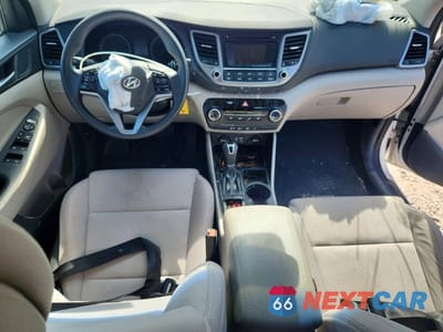 Zdjęcie 8 z 13 samochodu: 2017 HYUNDAI TUCSON SE VIN:KM8J3CA42HU324615 - miniatura