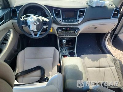 Zdjęcie 8 z 13 samochodu: 2017 HYUNDAI TUCSON SE VIN:KM8J3CA42HU324615 - miniatura