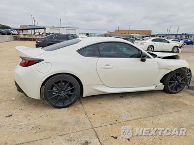 Trzecie zdjęcie samochodu z tyłu: 2025 TOYOTA GR86 PREMIUM VIN:JF1ZNBE13S8758379 - miniatura