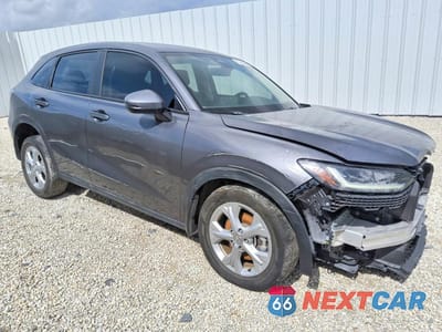 Czwarte zdjęcie samochodu z boku: 2025 HONDA HR-V LX VIN:3CZRZ1H32SM713901 - miniatura