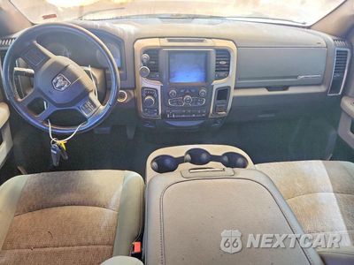 Zdjęcie 8 z 12 samochodu: 2018 RAM 1500 SLT VIN:1C6RR7GTXJS312250 - miniatura