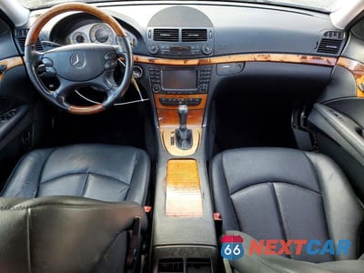 Zdjęcie 8 z 12 samochodu: 2007 MERCEDES-BENZ E 350 VIN:WDBUF56X87B179869 - miniatura