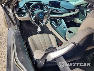 Zdjęcie 8 z 13 samochodu: 2016 BMW I8 VIN:WBY2Z2C54GV675587 - miniatura