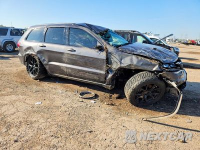 Czwarte zdjęcie samochodu z boku: 2018 JEEP GRAND CHEROKEE LAREDO VIN:1C4RJFAG8JC207495 - miniatura