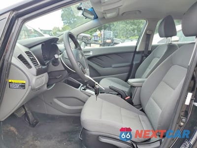 Zdjęcie 7 z 12 samochodu: 2018 KIA FORTE LX VIN:3KPFK4A76JE277042 - miniatura