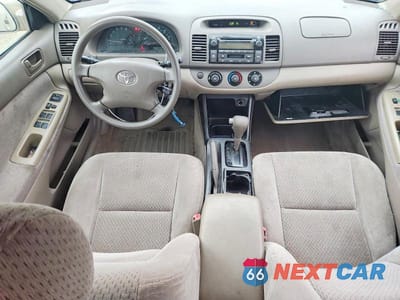 Zdjęcie 8 z 12 samochodu: 2004 TOYOTA CAMRY LE VIN:4T1BE32K04U355139 - miniatura