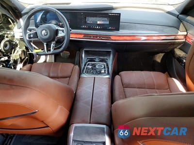 Zdjęcie 8 z 12 samochodu: 2025 BMW I7 EDRIVE50 VIN:WBY43EJ08SCU94256 - miniatura