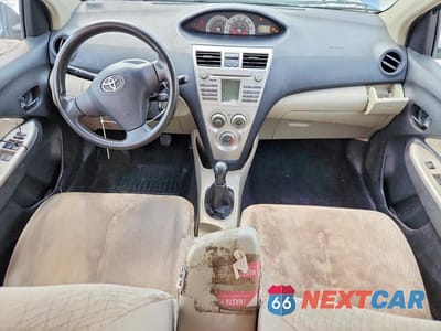 Zdjęcie 8 z 12 samochodu: 2008 TOYOTA YARIS BASE VIN:JTDBT923684039935 - miniatura