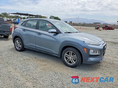 Czwarte zdjęcie samochodu z boku: 2020 HYUNDAI KONA SE VIN:KM8K12AA1LU501805 - miniatura