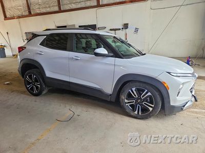 Czwarte zdjęcie samochodu z boku: 2026 CHEVROLET TRAILBLAZER LT VIN:KL79MPSL5TB023713 - miniatura