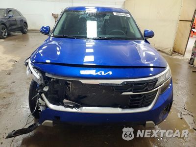 Piąte zdjęcie samochodu w środku: 2024 KIA SELTOS LX VIN:KNDEPCAA4R7574793 - miniatura