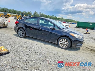Czwarte zdjęcie samochodu z boku: 2016 KIA FORTE LX VIN:KNAFX4A64G5478612 - miniatura