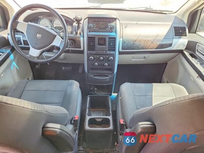 Zdjęcie 8 z 13 samochodu: 2010 DODGE GRAND CARAVAN SXT VIN:2D4RN5D19AR434288 - miniatura