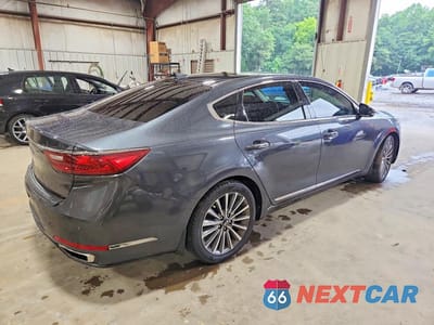 Trzecie zdjęcie samochodu z tyłu: 2017 KIA CADENZA PREMIUM VIN:KNALC4J11H5065888 - miniatura