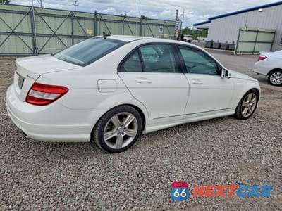 Trzecie zdjęcie samochodu z tyłu: 2011 MERCEDES-BENZ C 300 4MATIC VIN:WDDGF8BB6BR153156 - miniatura