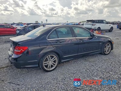 Trzecie zdjęcie samochodu z tyłu: 2012 MERCEDES-BENZ C 250 VIN:WDDGF4HB4CA623264 - miniatura