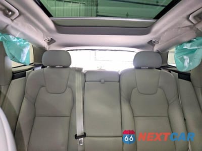 Zdjęcie 10 z 13 samochodu: 2025 VOLVO XC60 PLUS VIN:YV4M12RC9S1112569 - miniatura