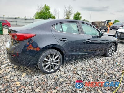 Trzecie zdjęcie samochodu z tyłu: 2018 MAZDA 3 TOURING VIN:3MZBN1V3XJM239764 - miniatura