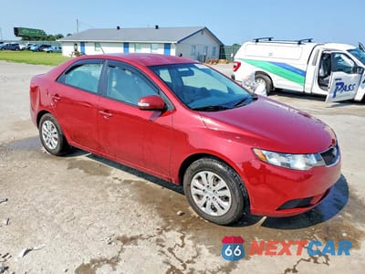 Czwarte zdjęcie samochodu z boku: 2010 KIA FORTE EX VIN:KNAFU4A29A5855836 - miniatura