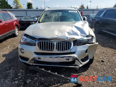 Piąte zdjęcie samochodu w środku: 2016 BMW X3 XDRIVE28I VIN:5UXWX9C53G0D90993 - miniatura