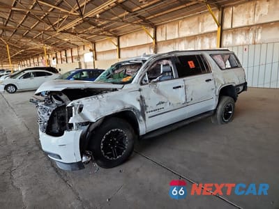 2017 CHEVROLET SUBURBAN C1500 LT 1GNSCHKC3HR224030 - główne zdjęcie licytacji z USA - miniatura