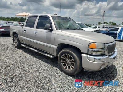 Czwarte zdjęcie samochodu z boku: 2005 GMC NEW SIERRA C1500 VIN:2GTEC13T551131848 - miniatura