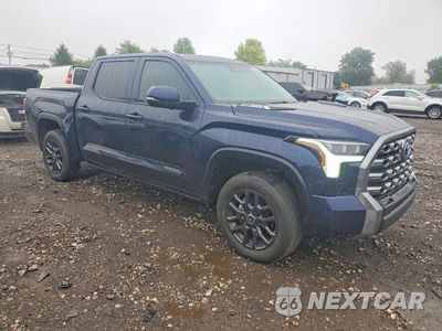 Czwarte zdjęcie samochodu z boku: 2024 TOYOTA TUNDRA PLATINUM HV VIN:5TFNC5DB5RX045106 - miniatura