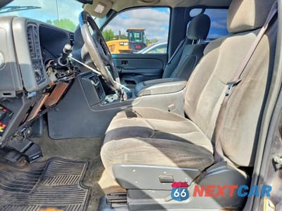 Zdjęcie 7 z 12 samochodu: 2005 CHEVROLET SILVERADO K1500 HEAVY DUTY VIN:1GCGK13U55F929442 - miniatura