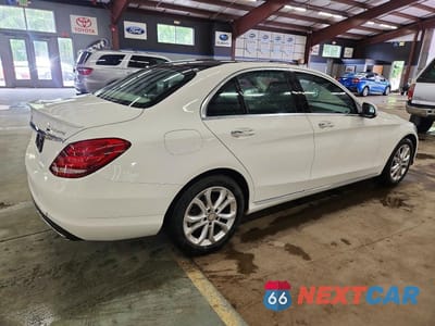 Trzecie zdjęcie samochodu z tyłu: 2015 MERCEDES-BENZ C 300 4MATIC VIN:55SWF4KB8FU095267 - miniatura